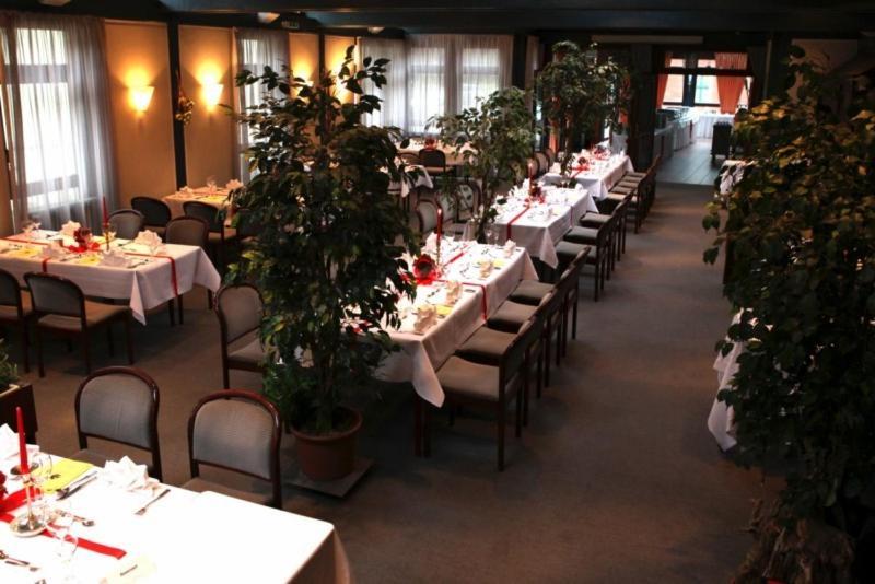 Parkhotel Goldlinde Bodenwerder Eksteriør bilde
