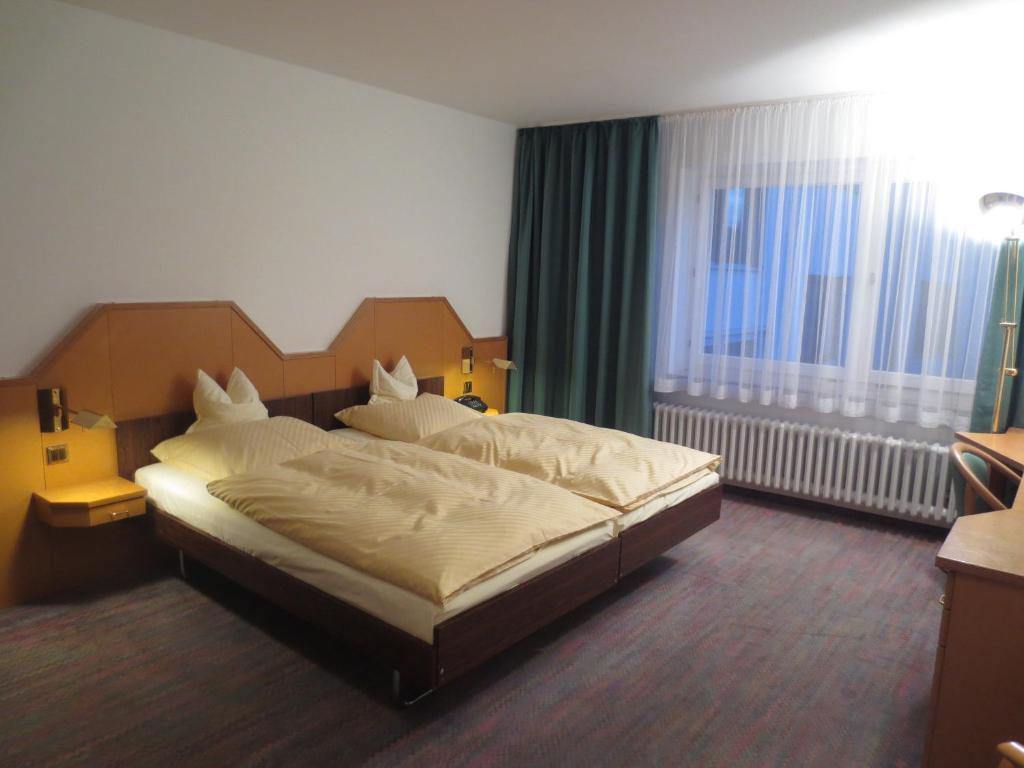Parkhotel Goldlinde Bodenwerder Eksteriør bilde