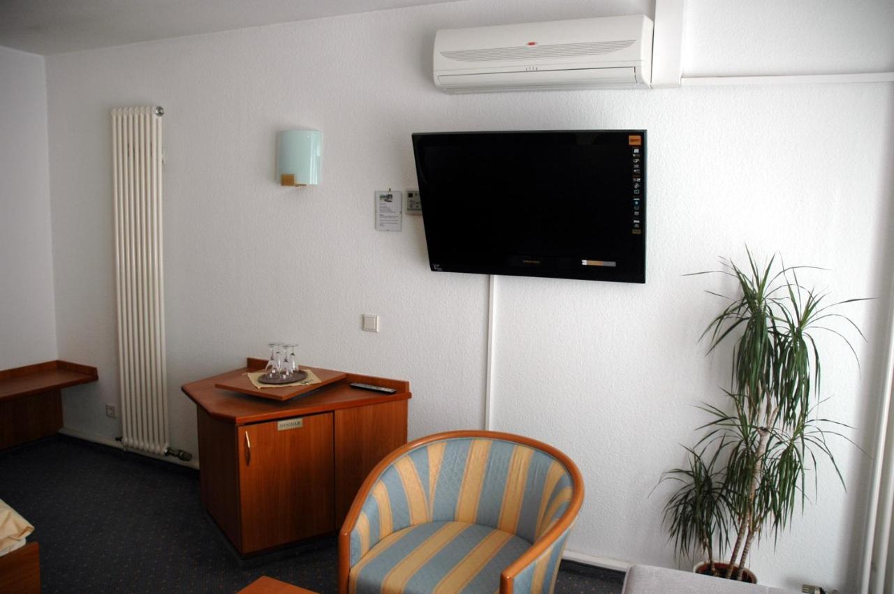 Parkhotel Goldlinde Bodenwerder Eksteriør bilde