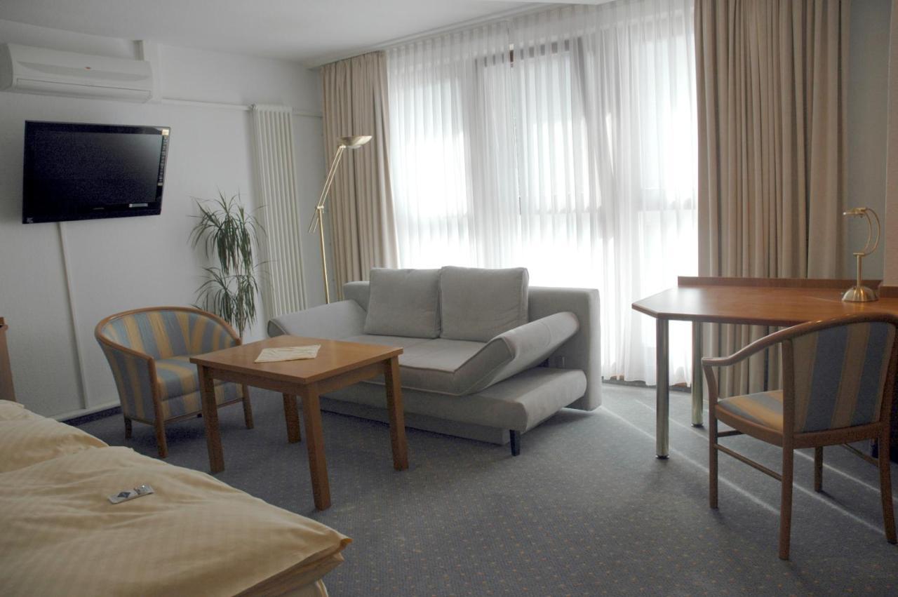Parkhotel Goldlinde Bodenwerder Eksteriør bilde